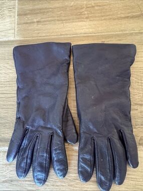 Vintage Fownes 6 1/2 cashmere lined leather gloves